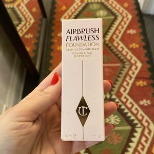 Charlotte Tilbury Airbrush Flawless Foundation- 11 Neutral